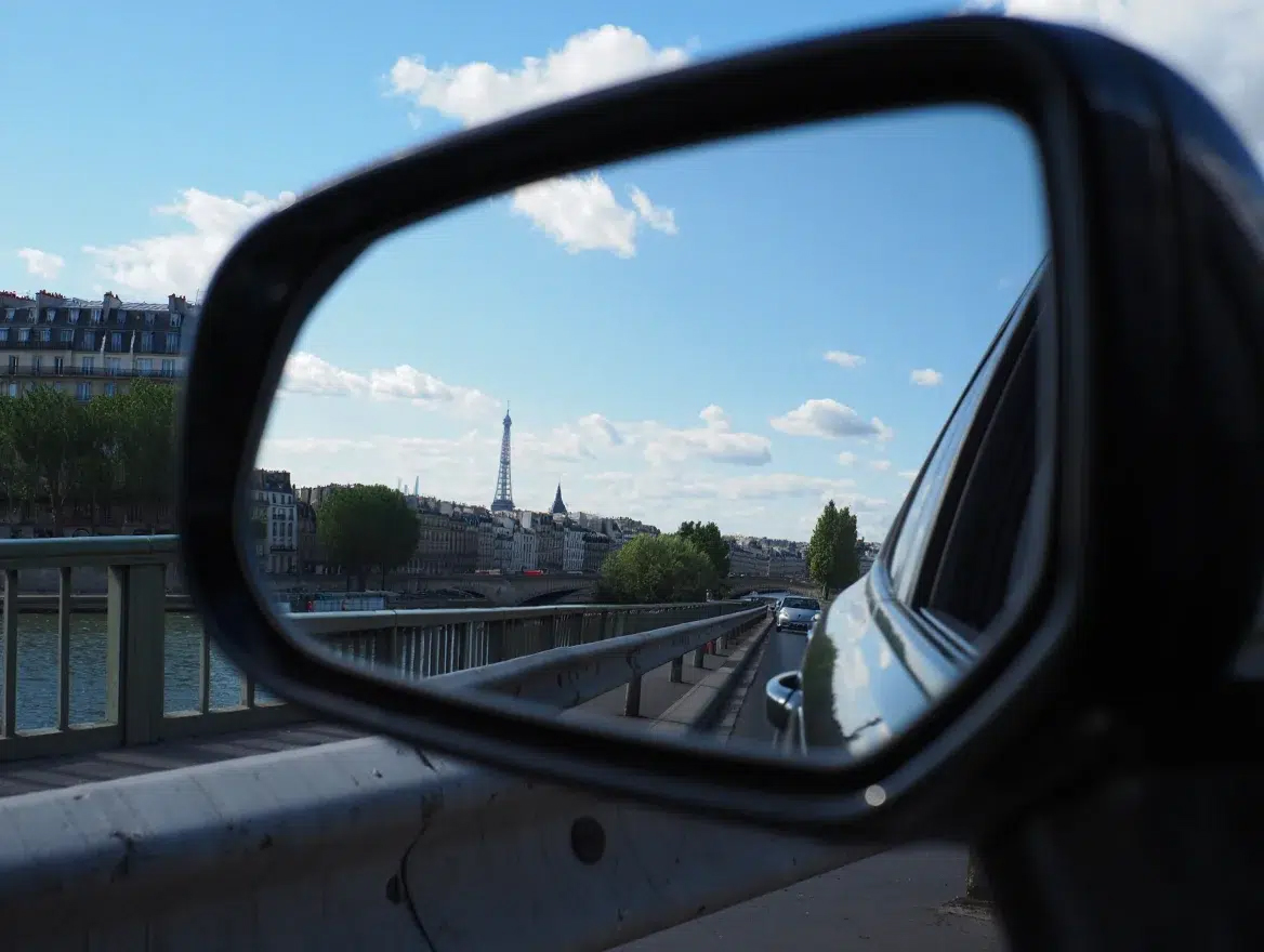 paris dans le retroviseurs